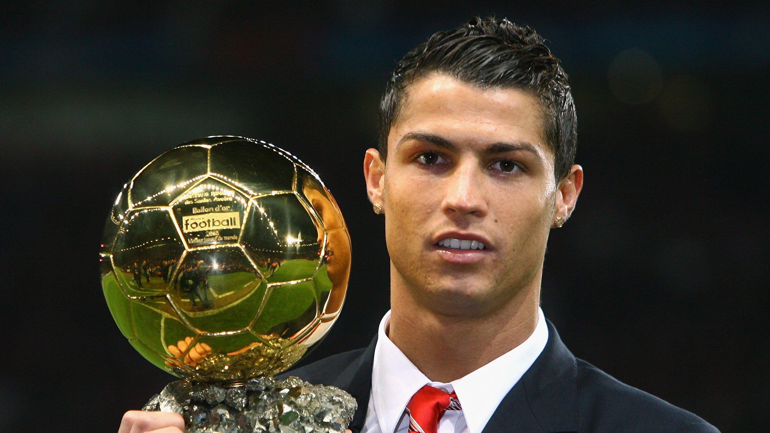 9人入网!巴黎圣日耳曼强势领跑2025年金球奖竞争,法甲豪门成最大赢家