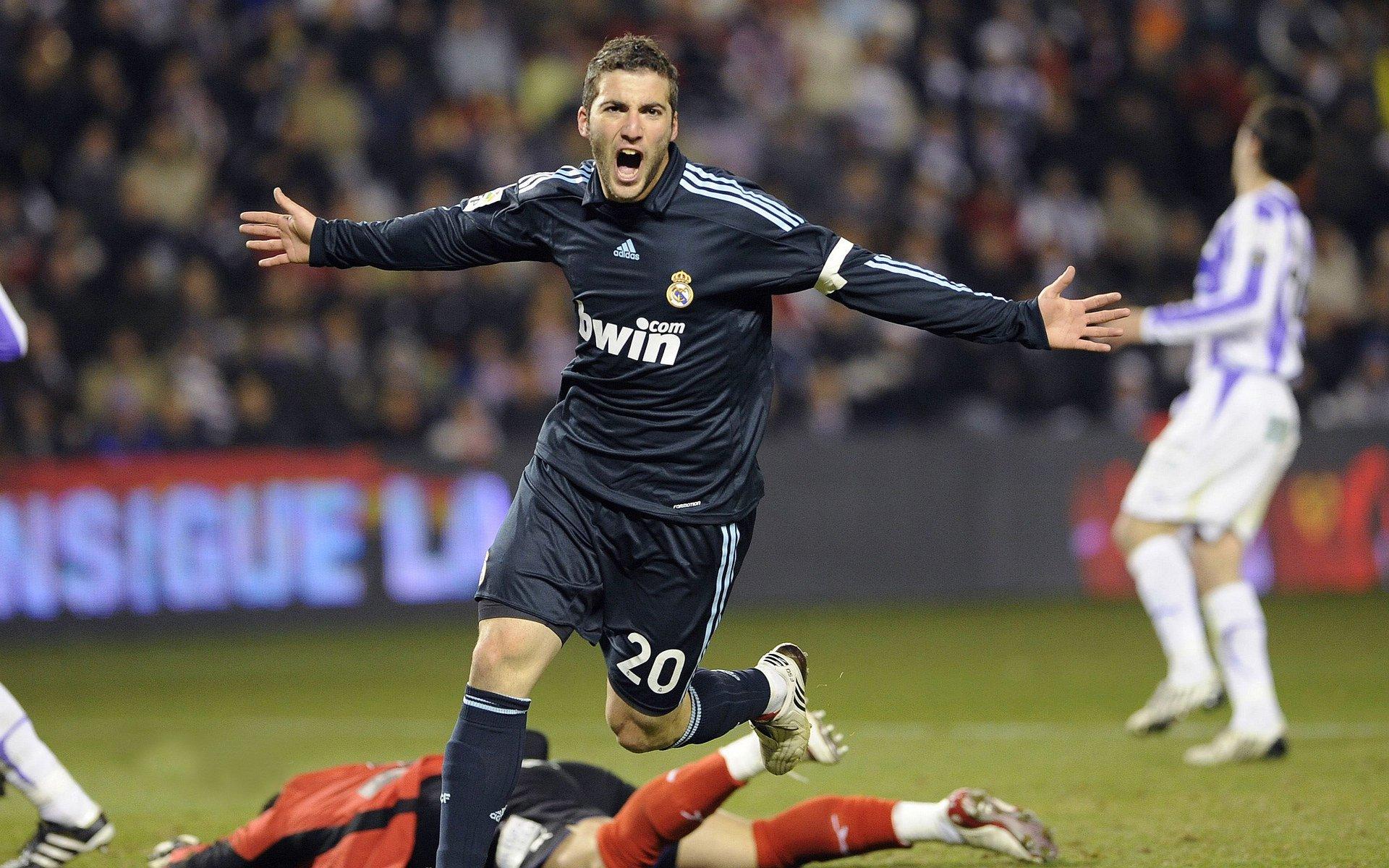 4-1！亚冠四强一夜诞生3席，C罗破门率队晋级，再赢2场=历史首冠